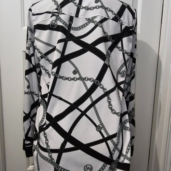 Michael Kors Chain Print Button-Up Blouse – Black & White Silk-Feel, Bold & Luxe - Picture 4 of 4